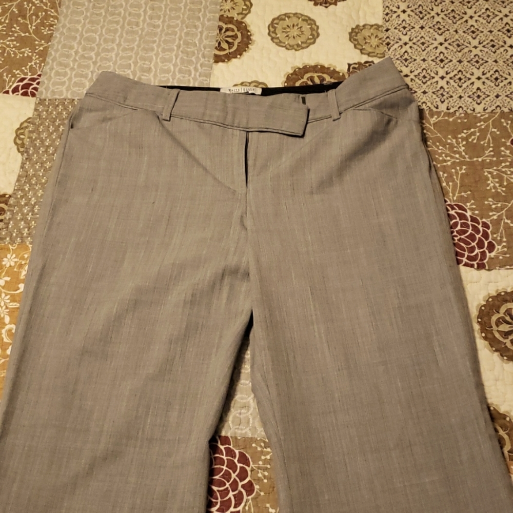 White House Black Market Pants. Size 10. GREY. BUTTON AND ZIP CLOSURE.